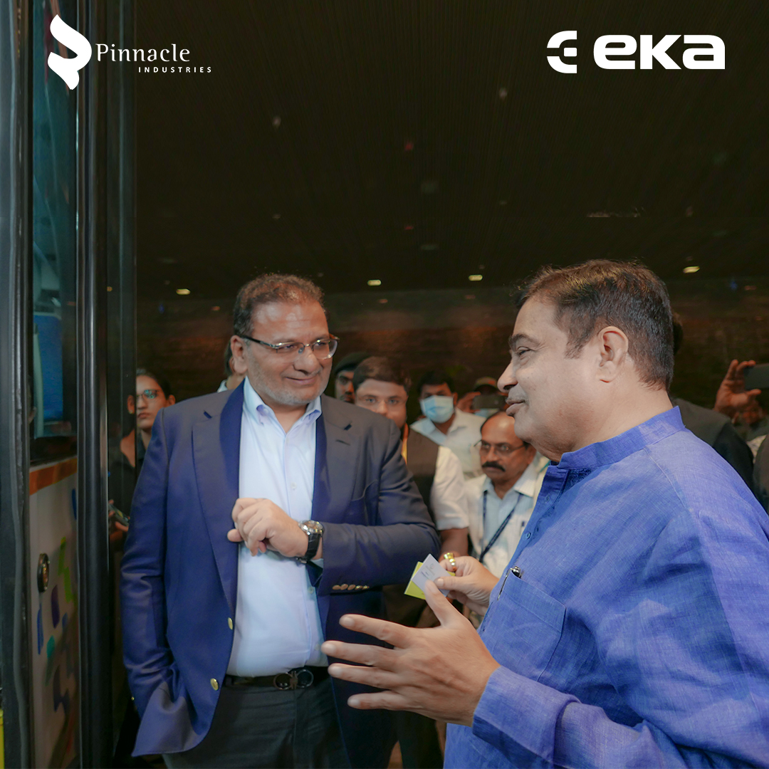 Shri Nitin Gadkari Ji with Dr. Sudhir Mehta, Chairman, EKA & Pinnacle Industries Limited_6.5.22