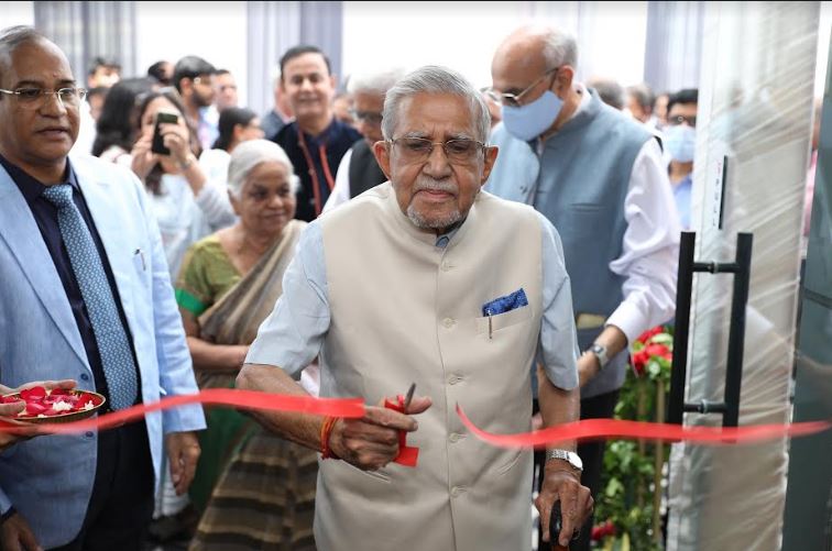 L-R - Mr. Govind Mundra, Mr. R.C.Lohi ... no Experience Centre in New Delhi