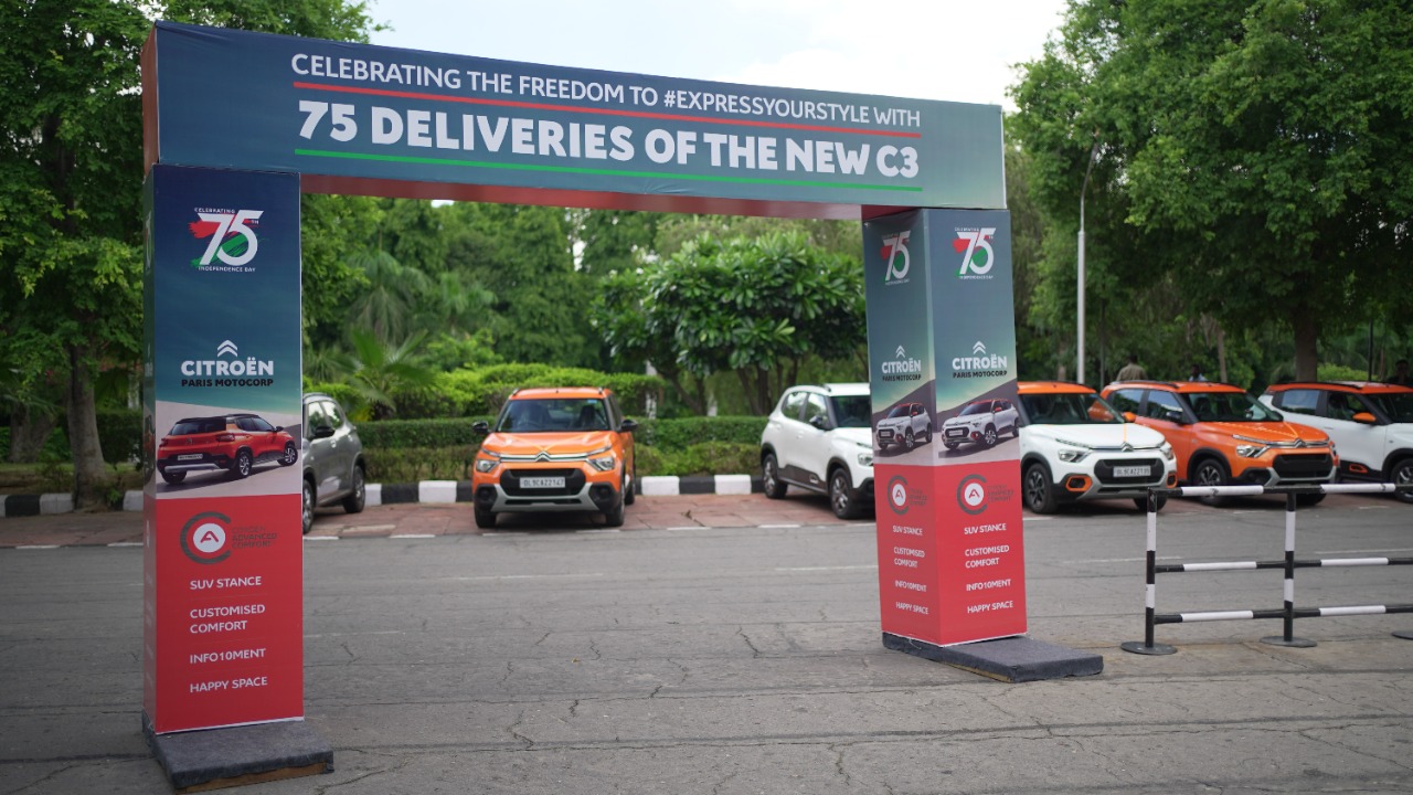 La maison citroën delhi showroom, paris motocorp Delivers 75 new c3 cars Celebrates india’s 75th independence day