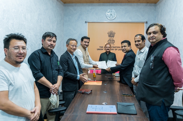 EESL signs an MoU with Health and Education Department, UT of Ladakh to integrate renewable energy