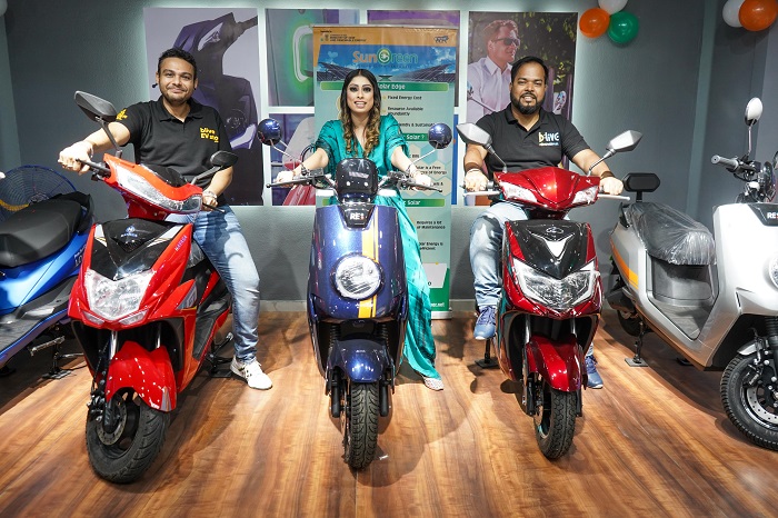 From L-R Store owner Vijay Kumar Patodia, Chief Guest Lopamudra Mandal, BLive Regional Manager (East India) Debashish Ghoshal