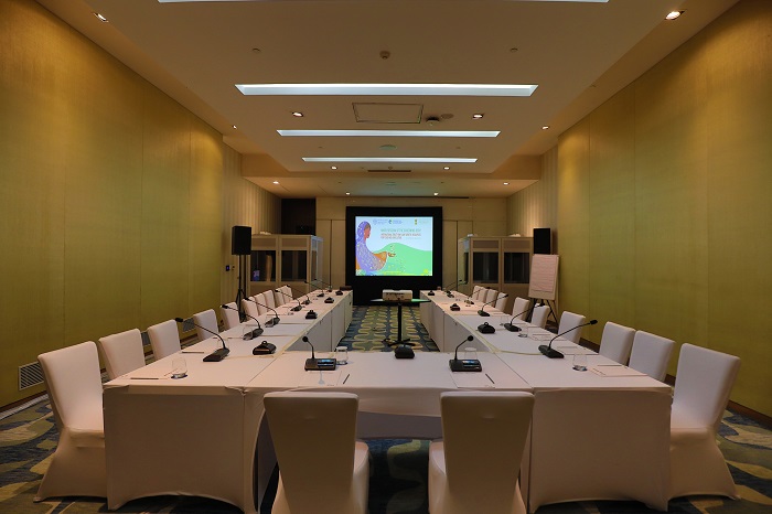 Pullman 6 MOA