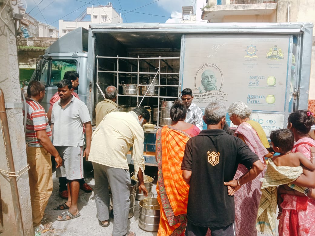 Akshaya Patra undertakes food relief in bengaluru to help flood victims