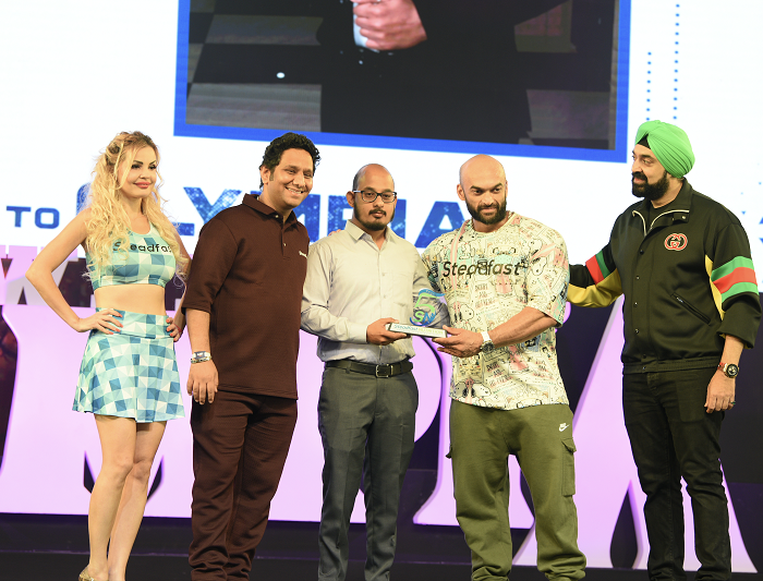 L to R - Steadfast Nutrition founder Aman Puri Mr. Asia 2019 Rohit Shetty and