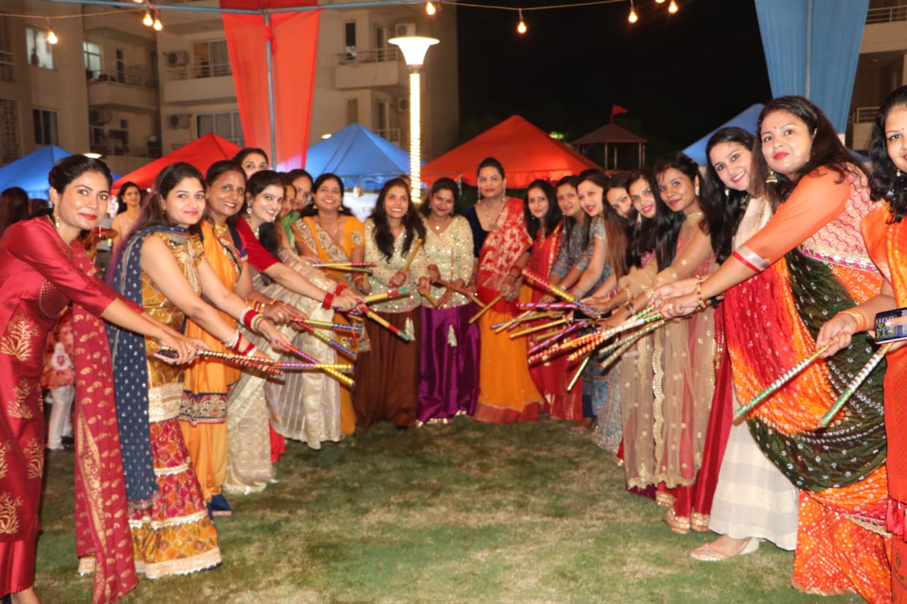 Residents groove to Dandiya Beats at Alpha Corp GurgaonOne, Sector 84 (2)