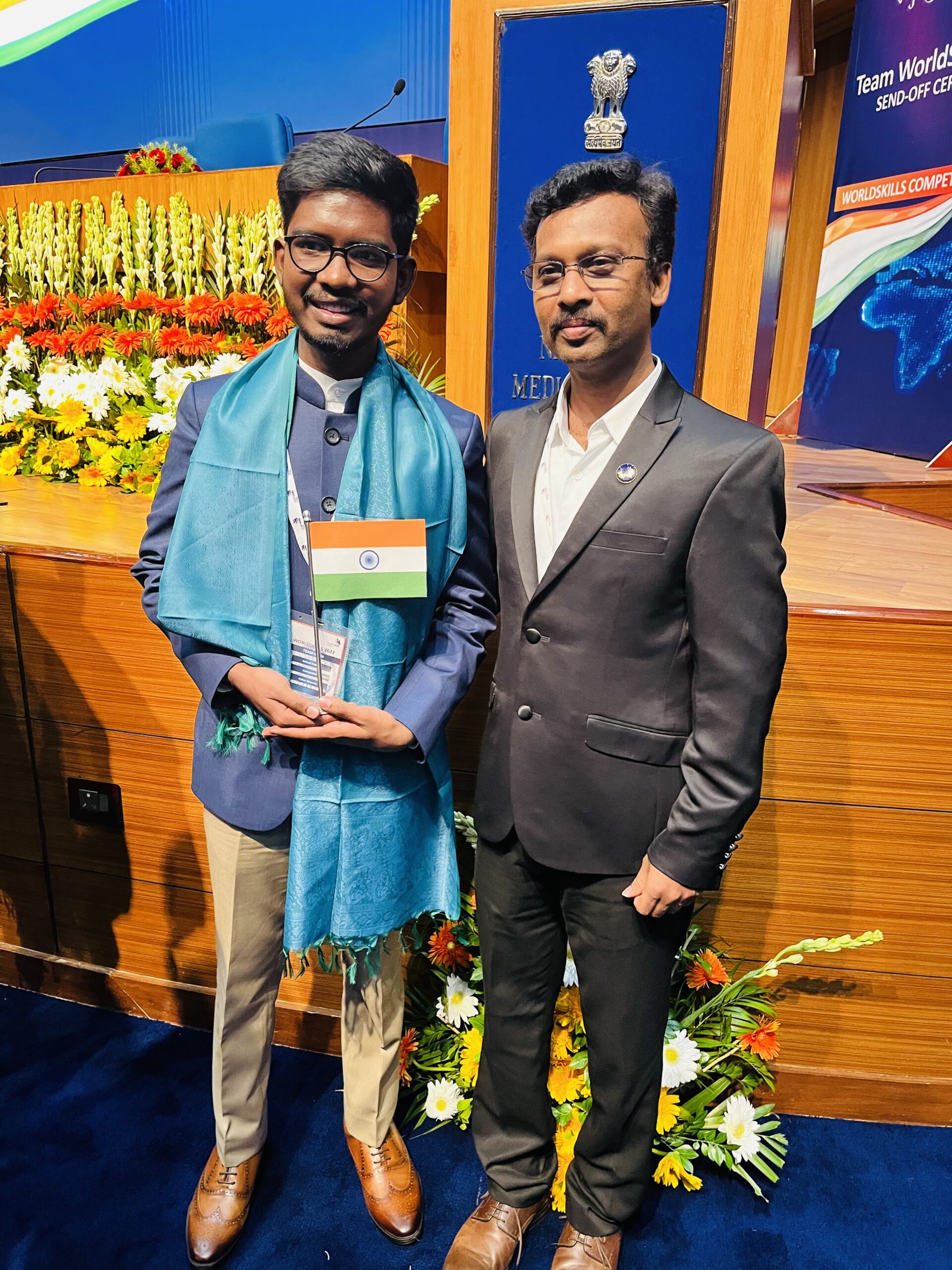 Srihari Ruttala (Left) with mentor and expert, Sangamesh Sivaputrappa (Right)
