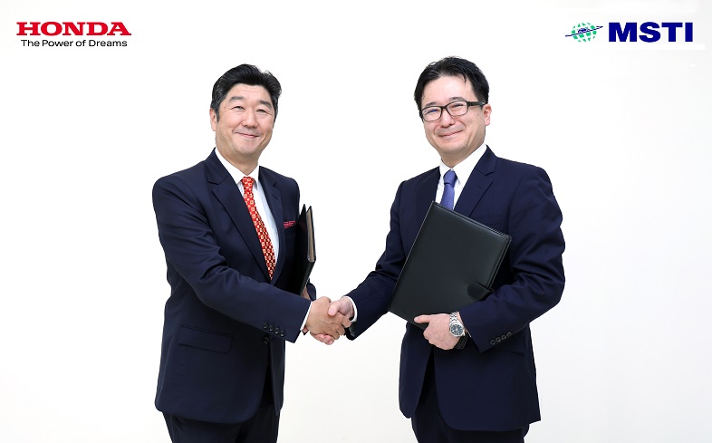 Mr Takuya Tsumura, President & CEO, Honda Cars India Ltd and Mr Masaru Akaishi, Managing Director, Maruti Suzuki Toyotsu India Private Limited (MSTI)