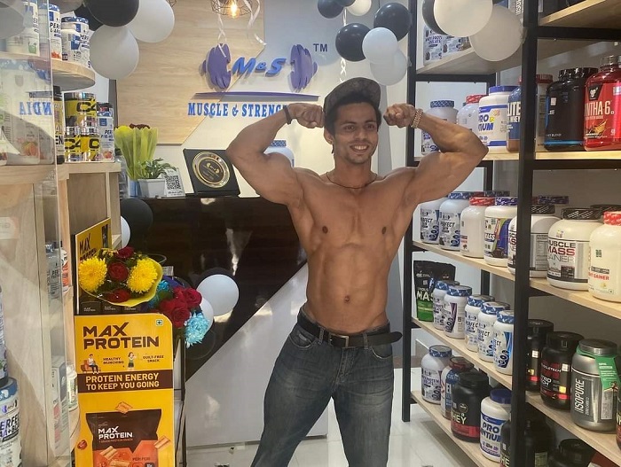 Renowned Fitness Model Mohmmad Iqbal inaugurates Muscle & Strength India stores in North India